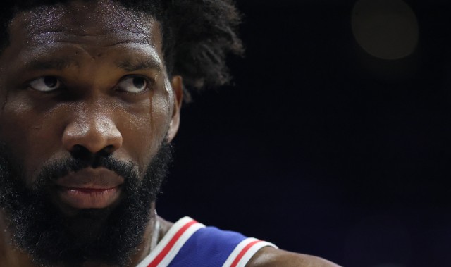 百家乐规则-霍里：恩比德拿了钱所以不值得同情 他知道自己有伤才利益最大化