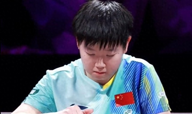 百家乐-孙颖莎疑对自己不满！输球后定在原地沉思5秒 低头离场惹球迷心疼|蒯曼|重庆|WTT新加坡大满贯|WTT重庆冠军赛|王曼昱_新浪体育_新浪新闻