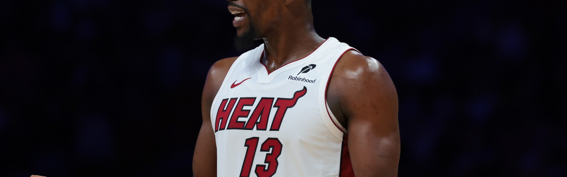 Baccarat-攻守兼备！阿德巴约半场12中6拿到17分6板2断1帽 罚球4中4